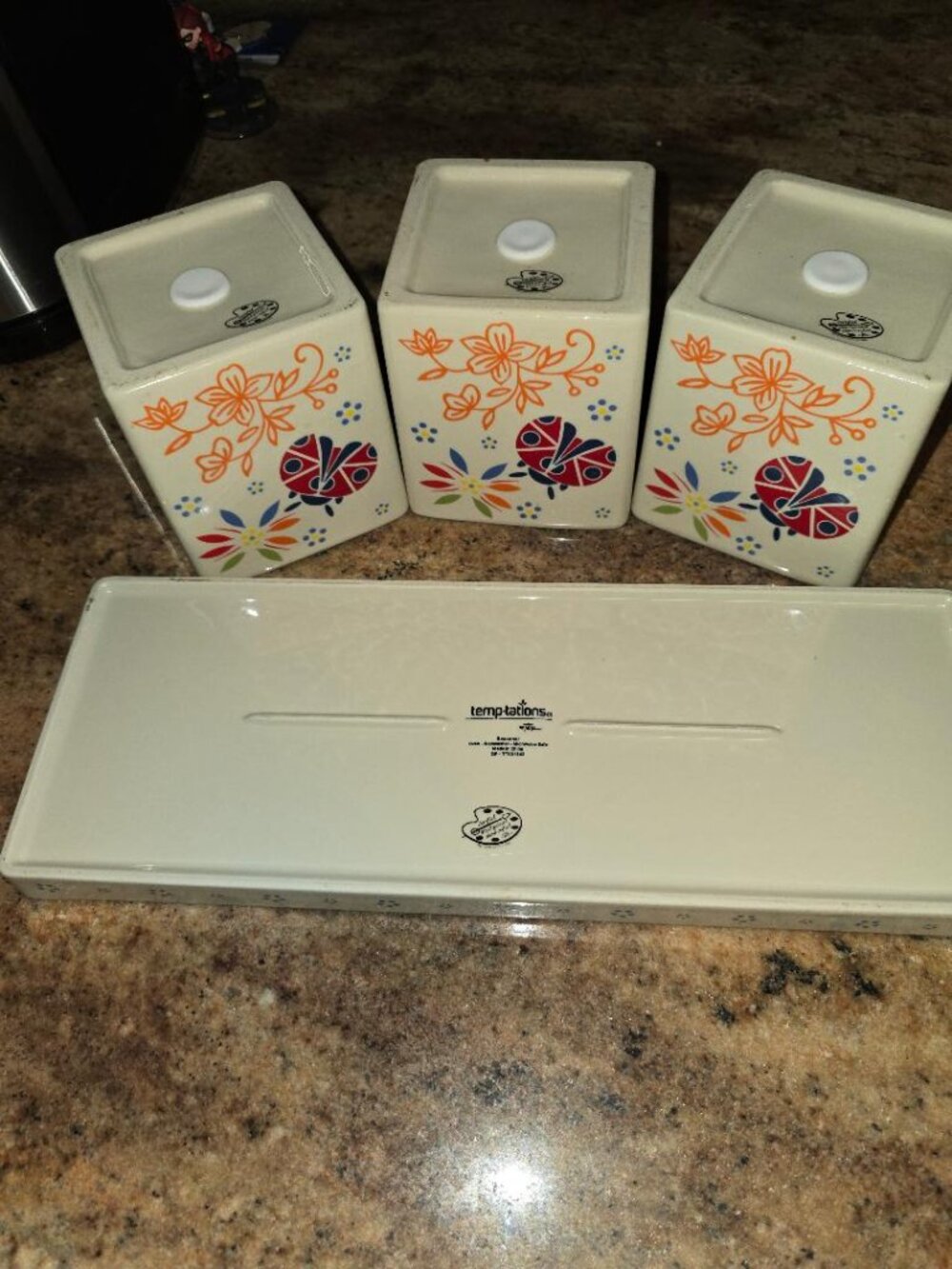 Temp-tations by Tara 4-Piece Set Includes 3 Planters and Tray EUC - Picture 7 of 8